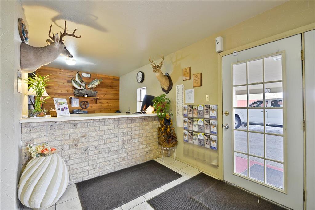 Americas Best Value Inn The Legends Inn - photo 4