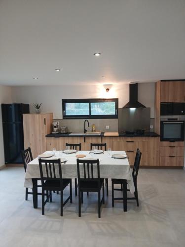 Logement indépendant proche circuit 24h Le Mans — hotel in Saint-Gervais-En-Belin