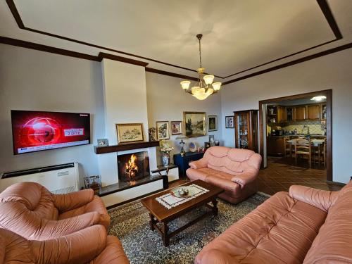 Vila DANI near Castle and Old Bazar — 4-Star Luxury Hotel in Kruje, Albania