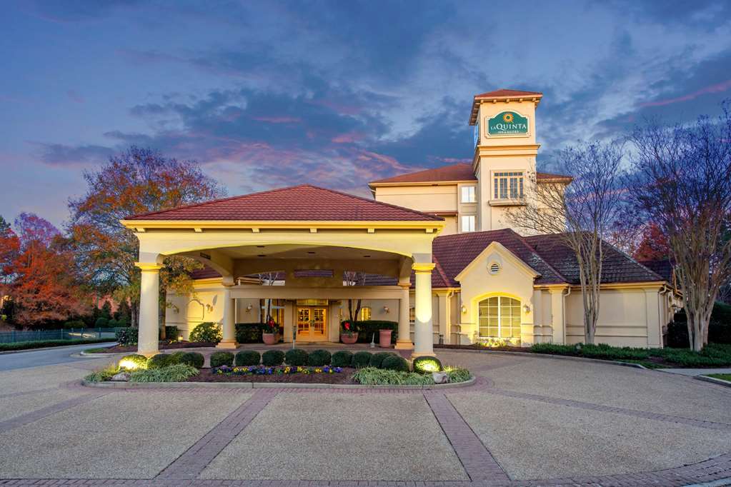 La Quinta Inn & Suites by Wyndham Raleigh Cary - photo 5