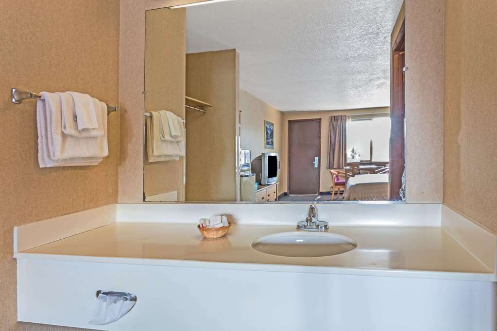 Travelodge by Wyndham Pioneer Villa - photo 9