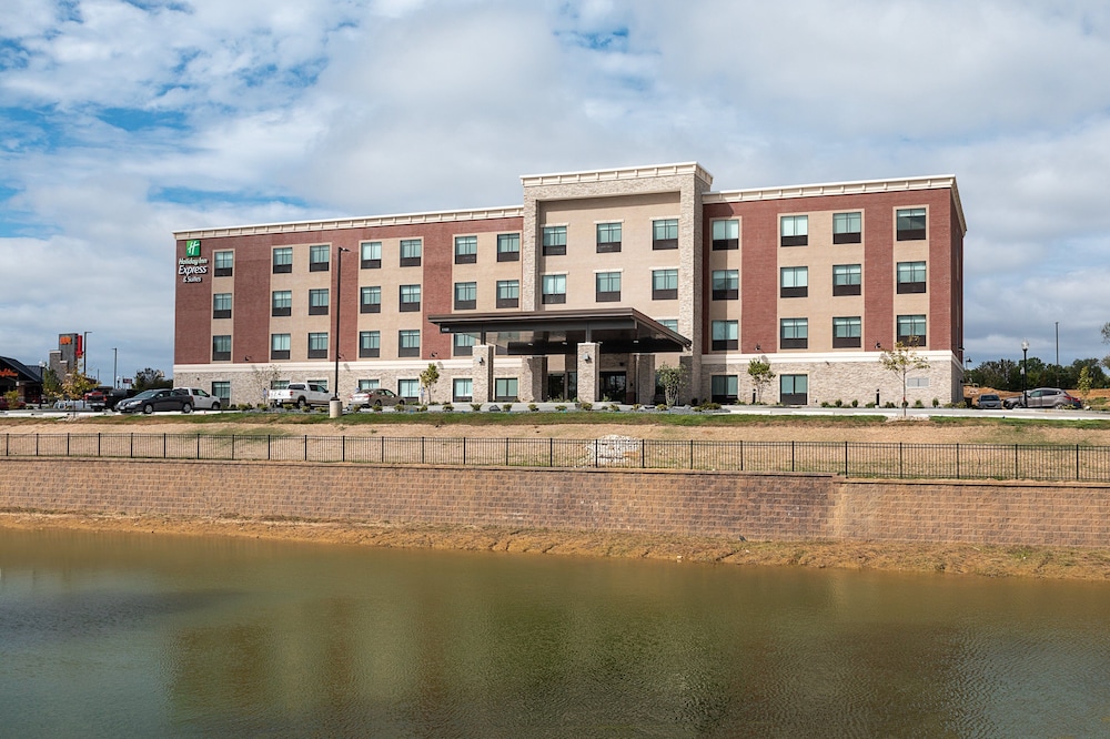 Holiday Inn Express & Suites Wentzville St Louis West an IHG Hotel - featured photo
