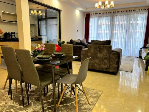 Luxurious Two Bedroom Apartment With Unbeatable City Scenic Views