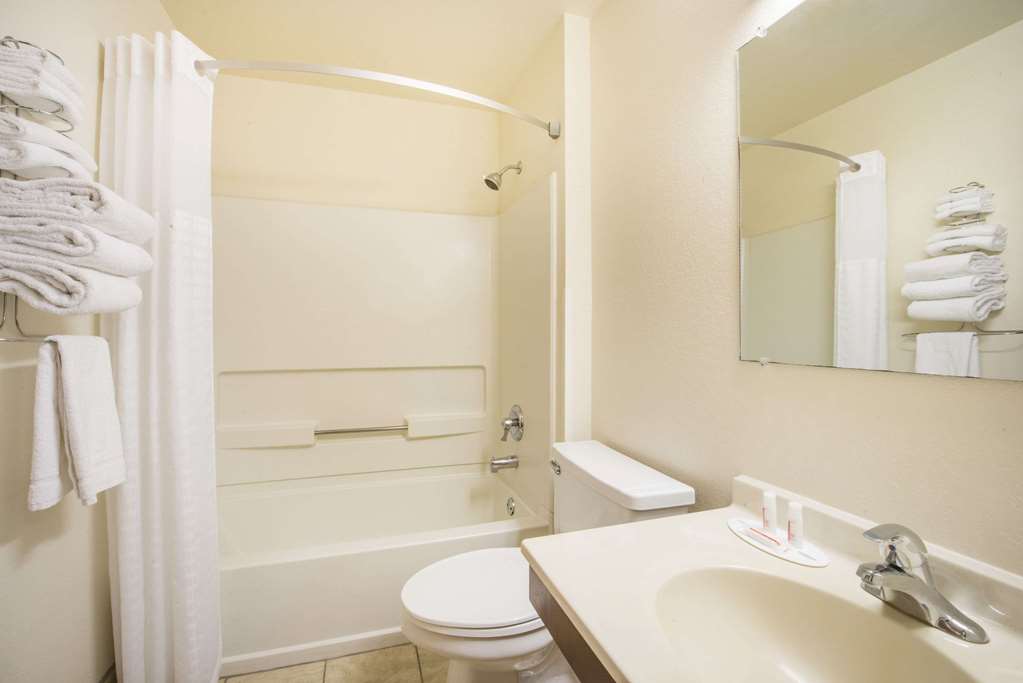 Super 8 by Wyndham Harlingen TX - photo 9