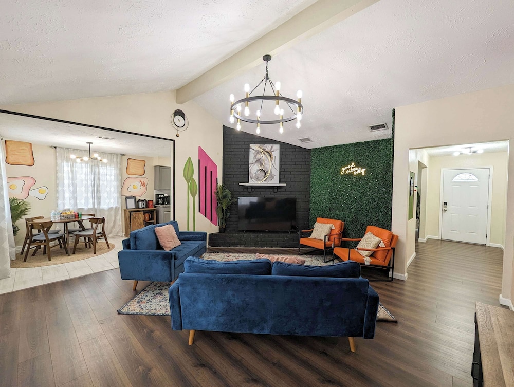 Vibrant Getaway Say Hello to the Best of Houston — hotel in Missouri City