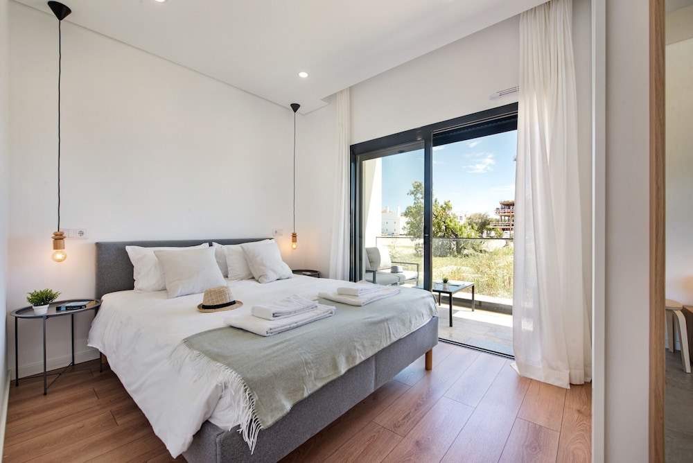 Sunny Apartments — 4-Star Luxury Hotel in Cabanas De Tavira, Portugal
