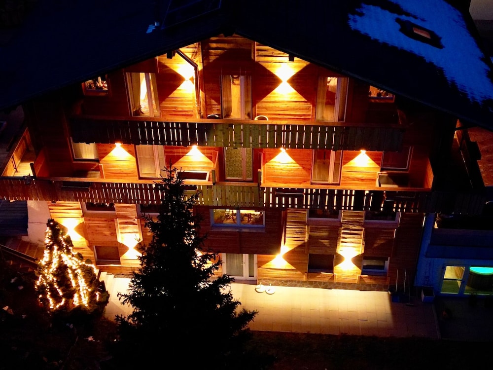 Hotel Almhof — hotel in San Candido