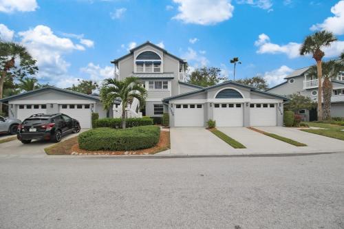 Peaceful Siesta Key condo Short stroll to #1 beach — 4-Star Luxury Hotel in Siesta Key, United States