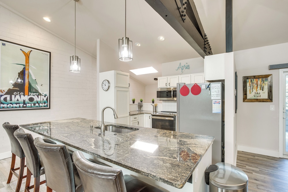 Modern Townhome about 4 Miles to Beaver Creek Resort - photo 14