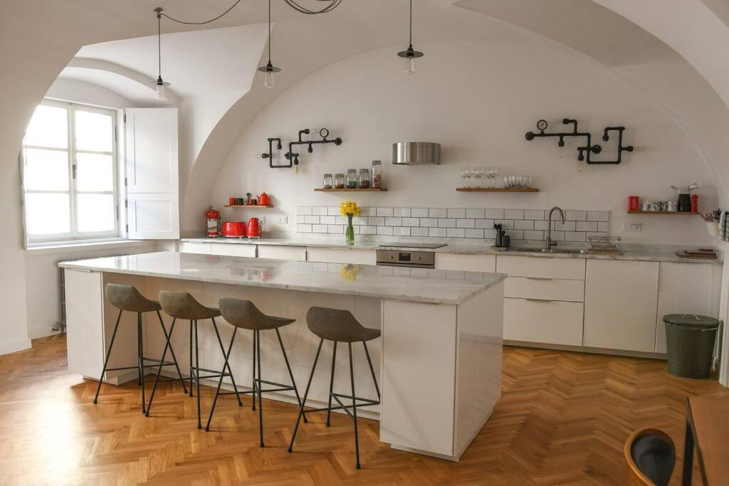 Beautiful 2bed Apartment in the Centre of Varazdin — 4-Star Luxury Hotel in Varazdin, Croatia