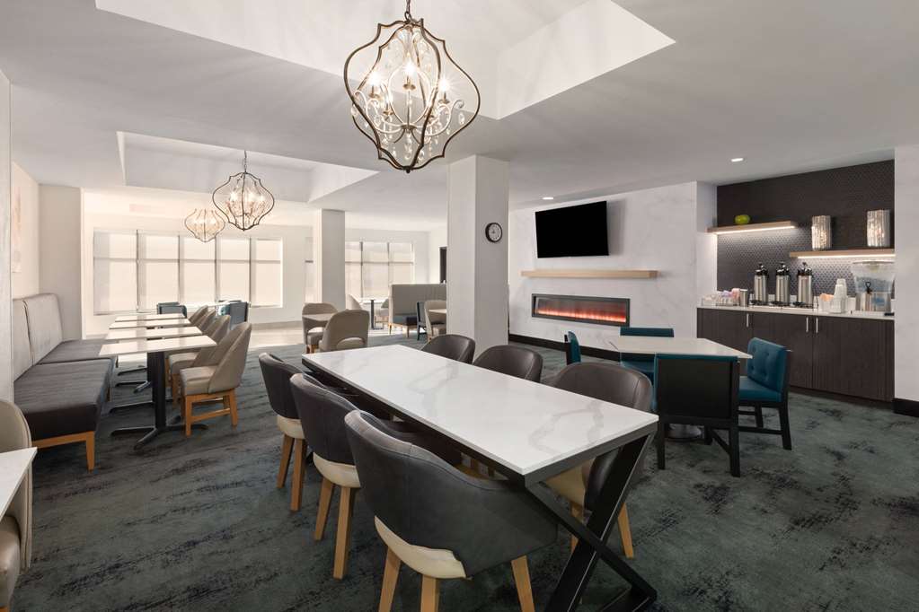La Quinta Inn & Suites by Wyndham Meridian - photo 35