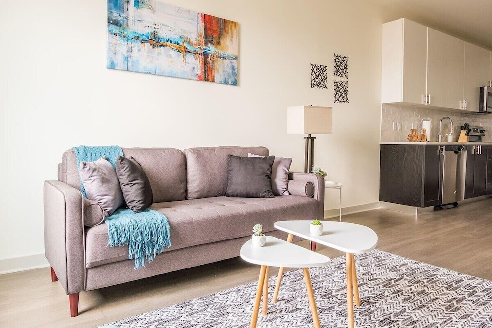 TWO Stunning Nulu CozySuites — 4-Star Luxury Hotel in Louisville, United States
