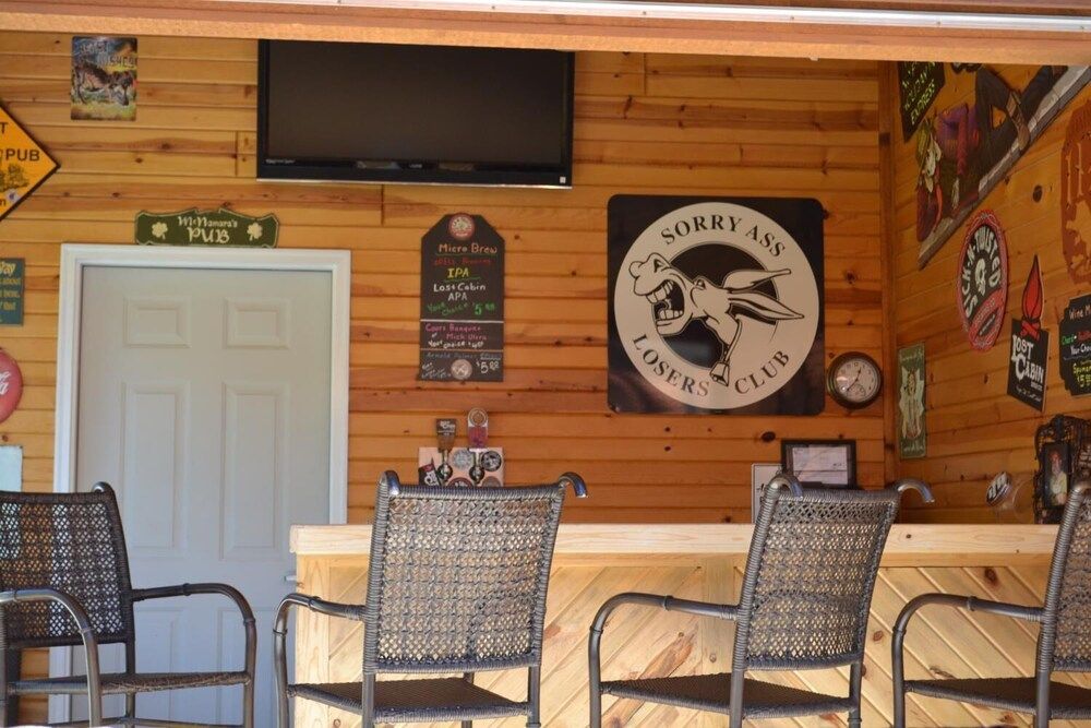Harney Peak Inn — hotel in Hill