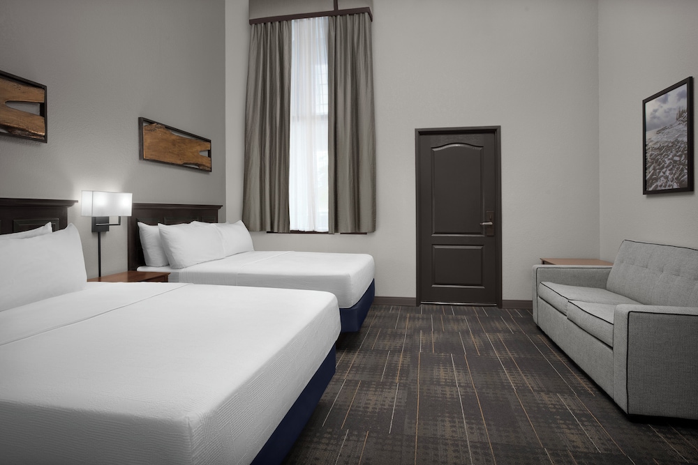 The Suites Hotel at Waterfront Plaza - photo 12