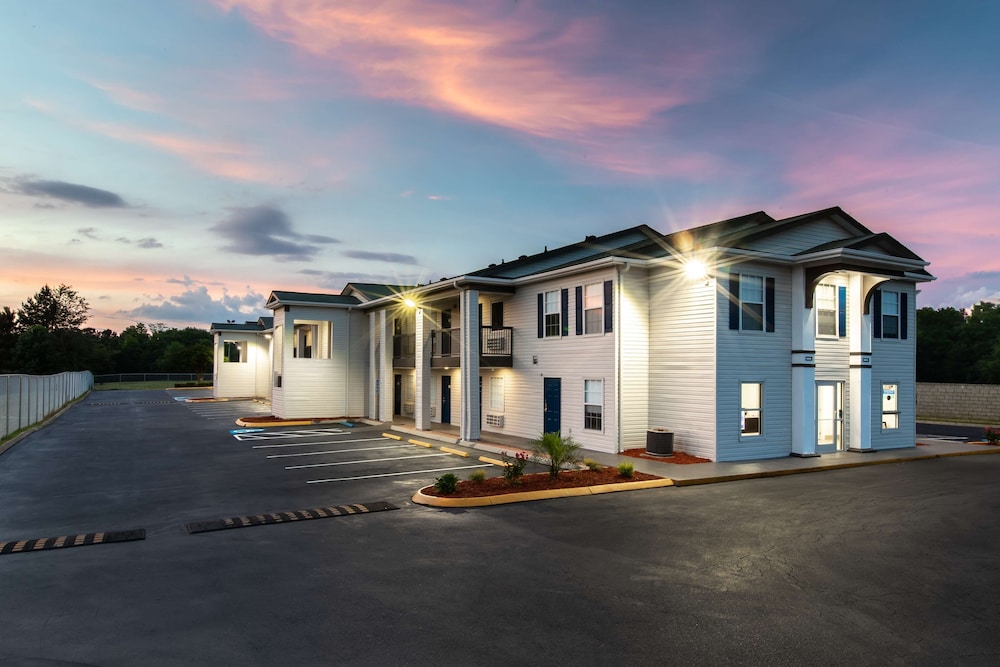 Studio 6 Greenville SC I 85 Near Downtown in Greenville, United States