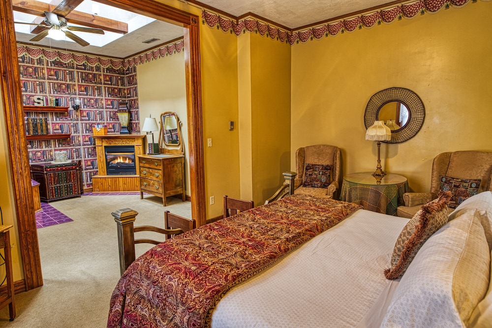 Rockwell Falls Inn and Wine Bar - photo 17
