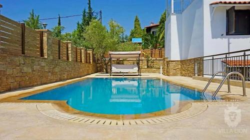 Villa Lion — 4-Star Luxury Hotel in Nikiti, Greece