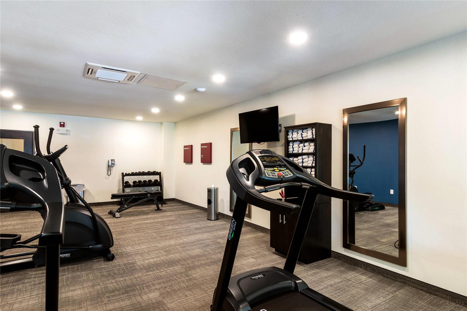 Comfort Suites Brunswick Town Center - photo 28