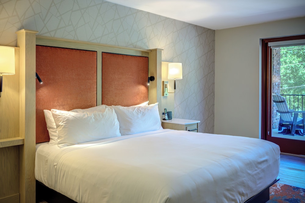 The Embers Hotel - photo 29