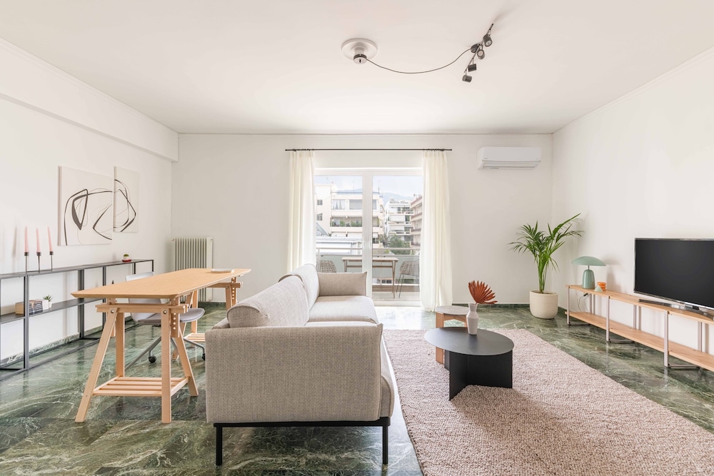 Outstanding 2BR Apartment in Cholargos — 4-Star Luxury Hotel in Athens, Greece