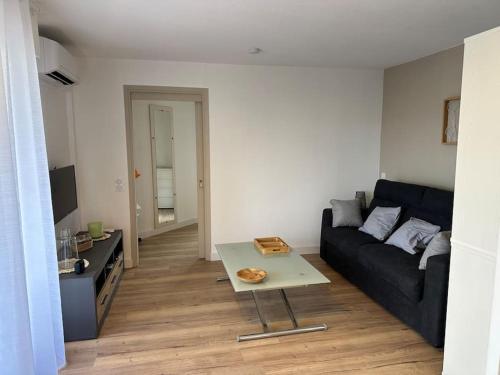Studio Cabine En Etage Front de Mer - last minute hotel in Frejus