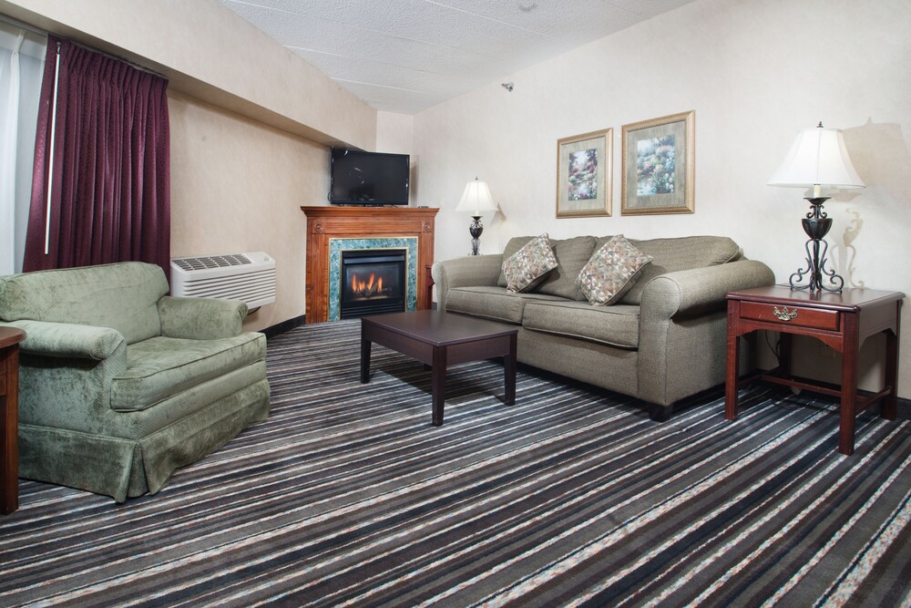 Crossroads Hotel at Huron Event Center - photo 10