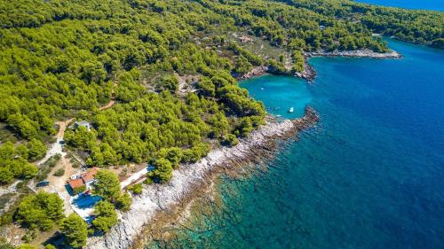 Obiteljska kuća za odmor Futura in Milna, Croatia