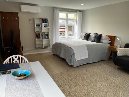 Raglan Retreat on Gilmour — 4-Star Luxury Hotel in Raglan, New Zealand