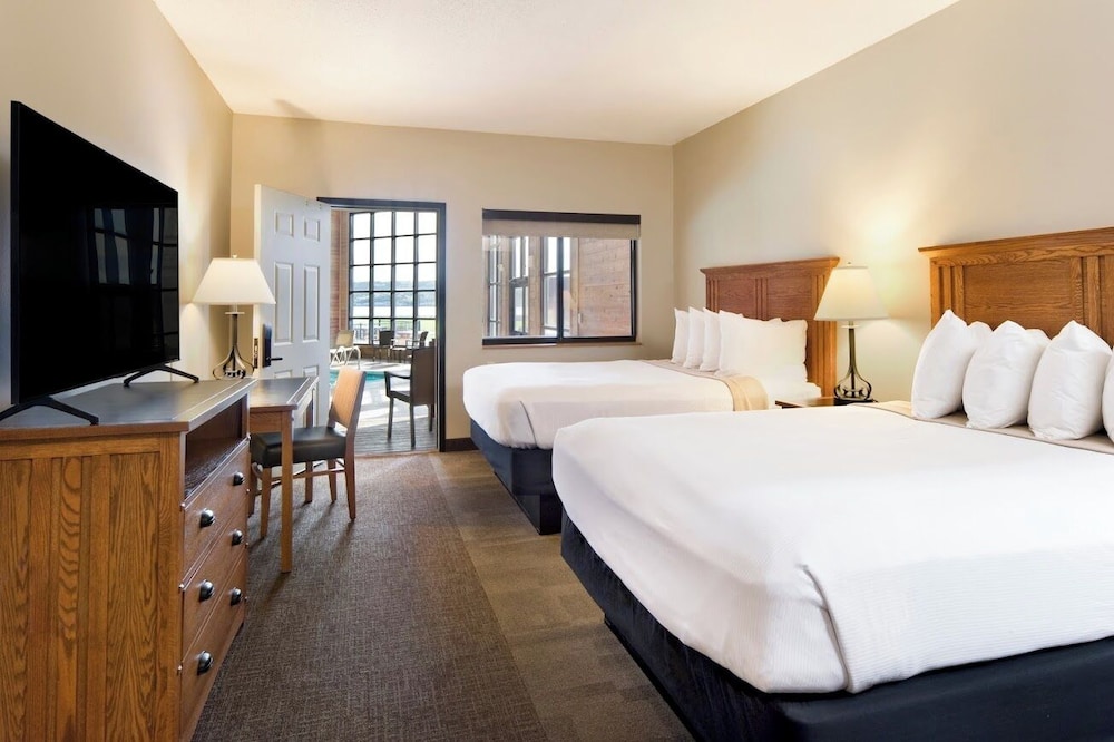 Cedar Shore Resort - photo 8