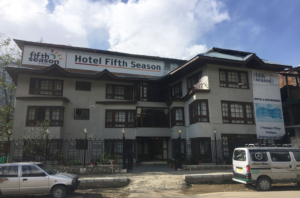 Hotel Fifth Season in Pahlgam, India