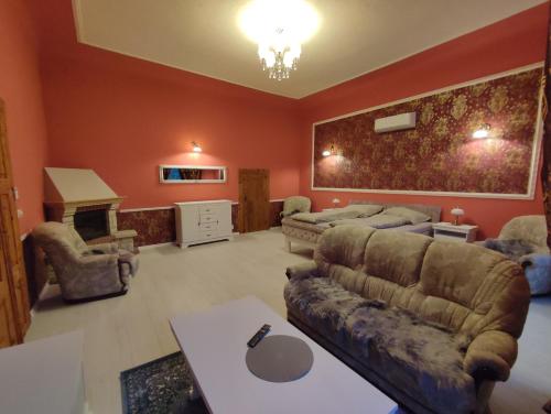Zámecký apartmán Castle apartment — 4-Star Luxury Hotel in Stribro, Czech Republic