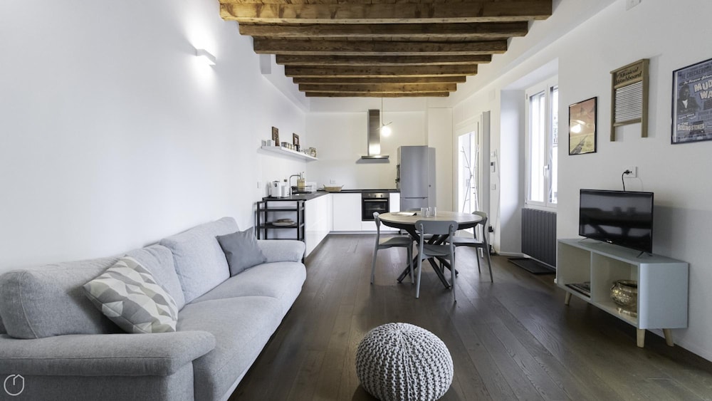 Italianway Alfieri 18 — 4-Star Luxury Hotel in Milan, Italy