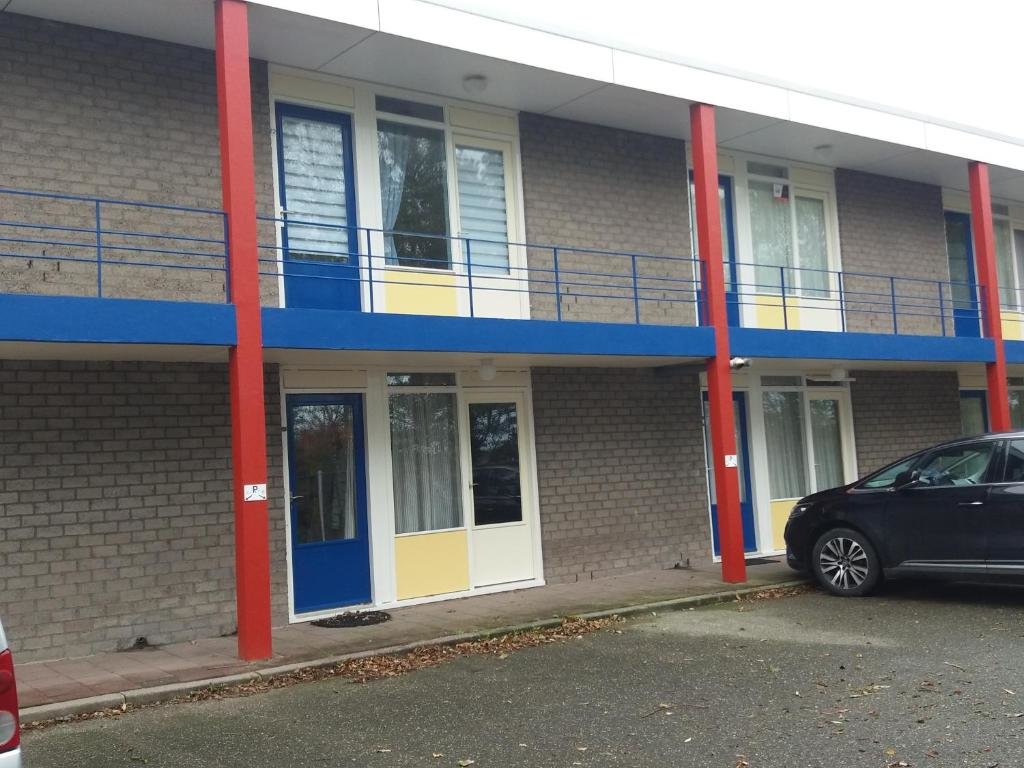 Vakantiehuisje Martina 17 — 4-Star Luxury Hotel in Vlissingen, Netherlands