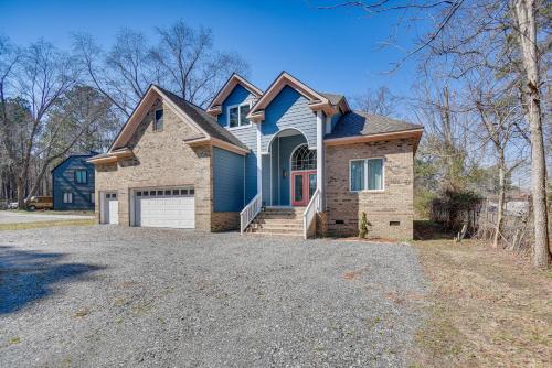 Spacious Hampton Vacation Home Near Beaches — 4-Star Luxury Hotel in Hampton, United States