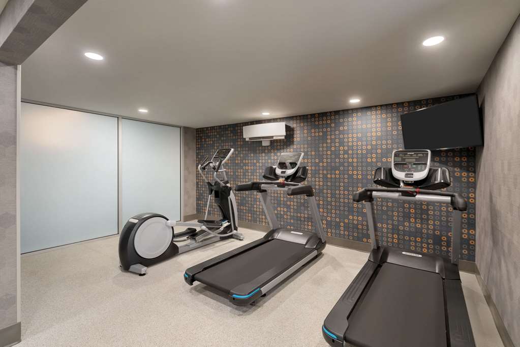 La Quinta Inn & Suites by Wyndham Springfield - photo 8