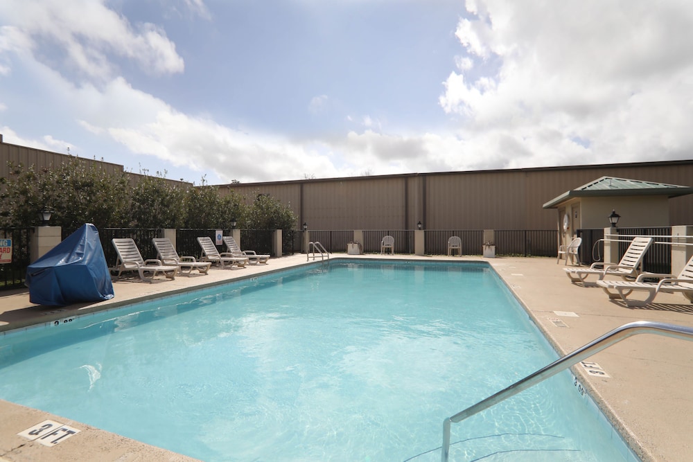 Days Inn by Wyndham Foley - photo 16