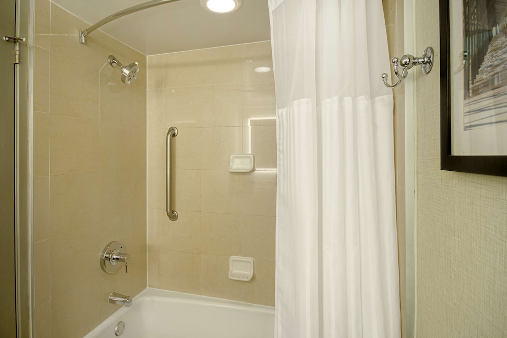 Embassy Suites by Hilton Jacksonville Baymeadows - photo 44