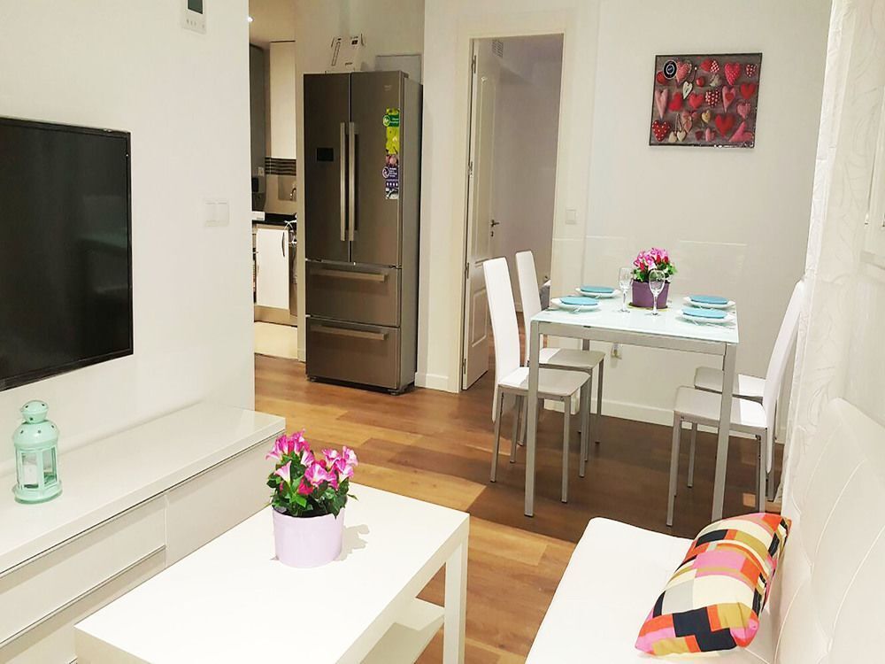 MC YOLO Apartamentos Espacio Am rica hotel Castellana Madrid