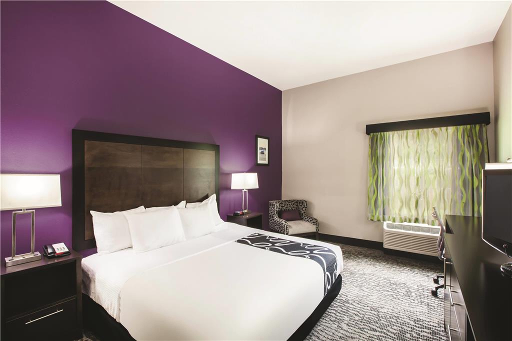 La Quinta Inn & Suites by Wyndham Baton Rouge Denham Springs - photo 17