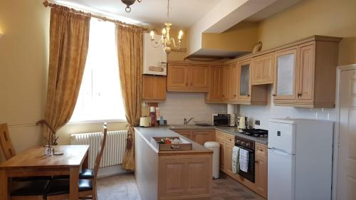 Carnegie Library: Bronte Apartment 1 Bedroom — 4-Star Luxury Hotel in Mexborough, United Kingdom