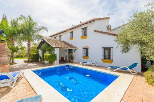 Cubo's Casa La Viña — 4-Star Luxury Hotel in Alhaurin El Grande, Spain