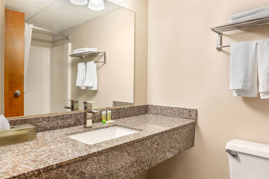 Days Inn & Suites by Wyndham Rocky Mount Golden East - photo 50
