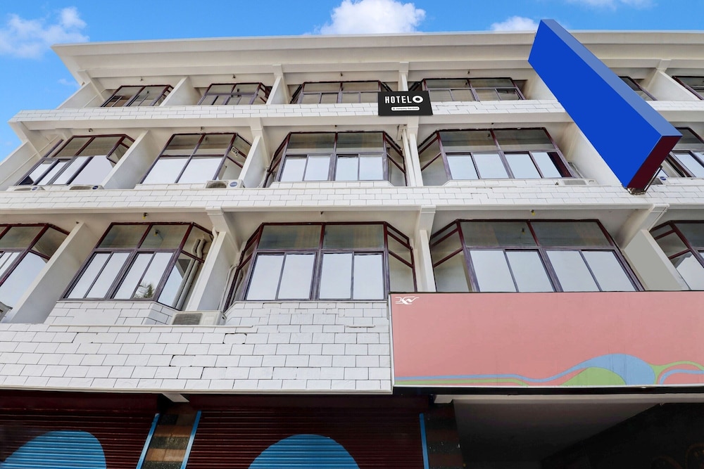 Hotel Rvees Regency — hotel in Chetwayi