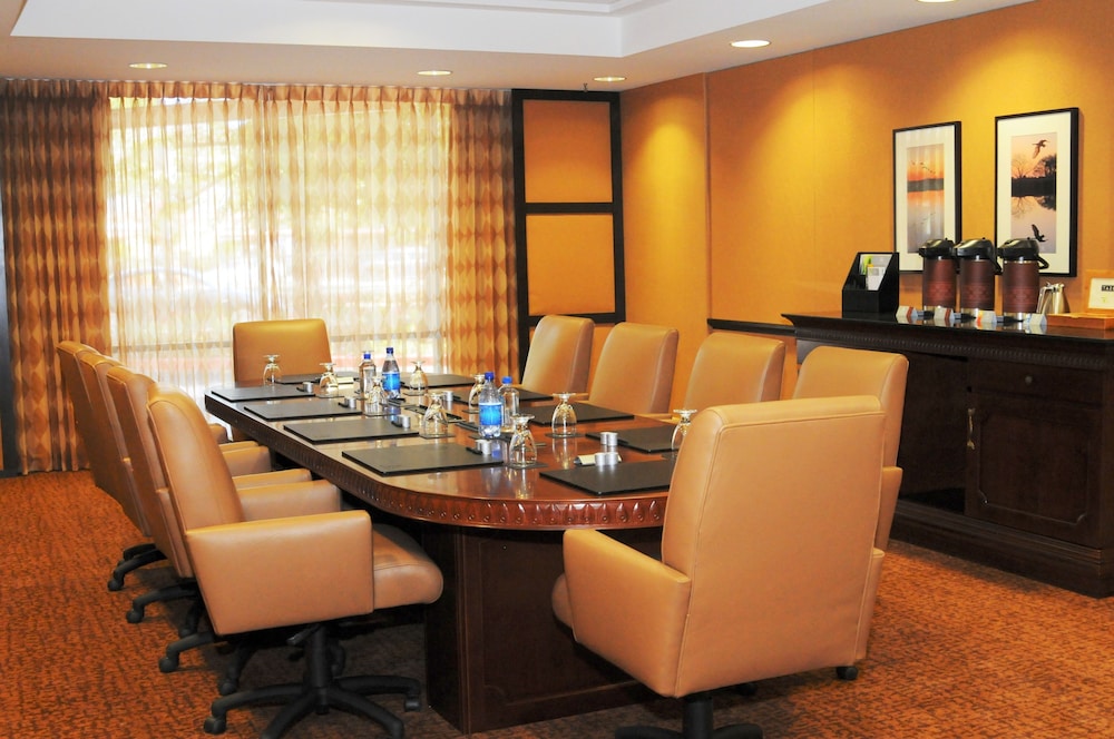 Hilton Stockton - photo 27