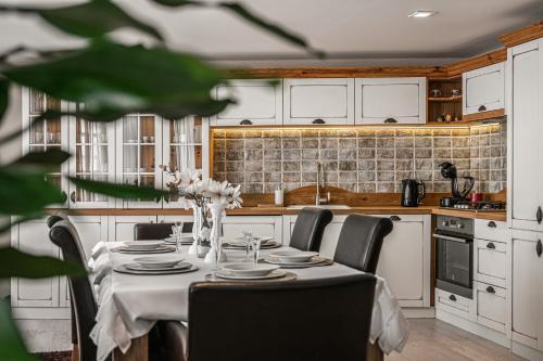 Luxurious and Royal Apartment in the Old Town — 4-Star Luxury Hotel in Bratislava, Slovakia