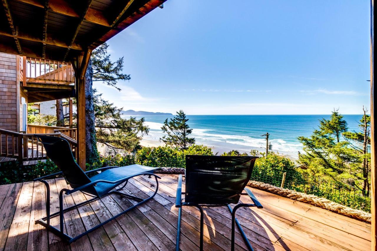 CrowsNest in Oceanside, United States