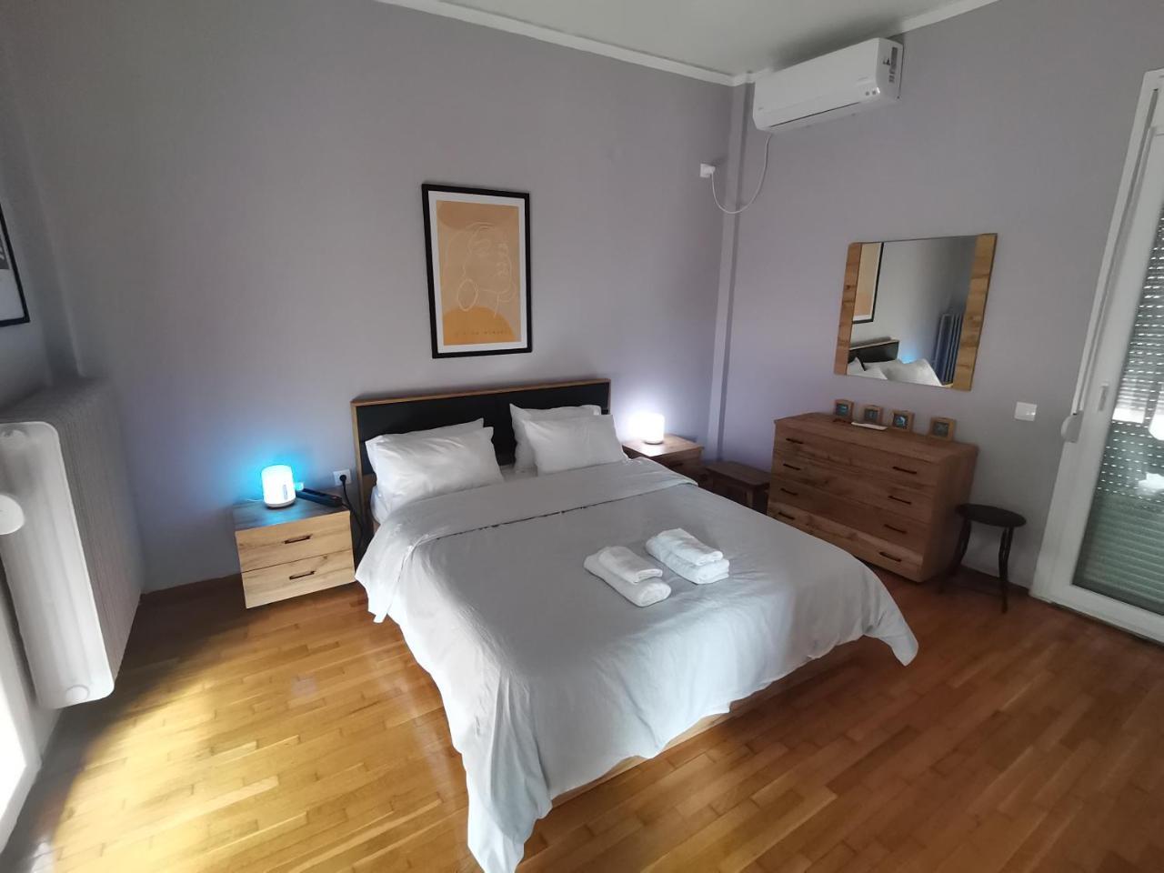 Penthouse Spacious W Super Wifi & Terrace 2 Min From Metro — 4-Star Luxury Hotel in Athens, Greece
