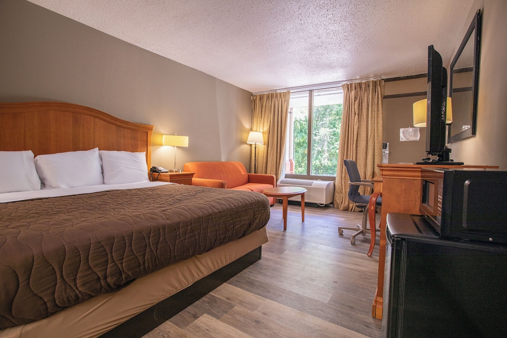 OYO Hotel Greensboro East I 40 - photo 29