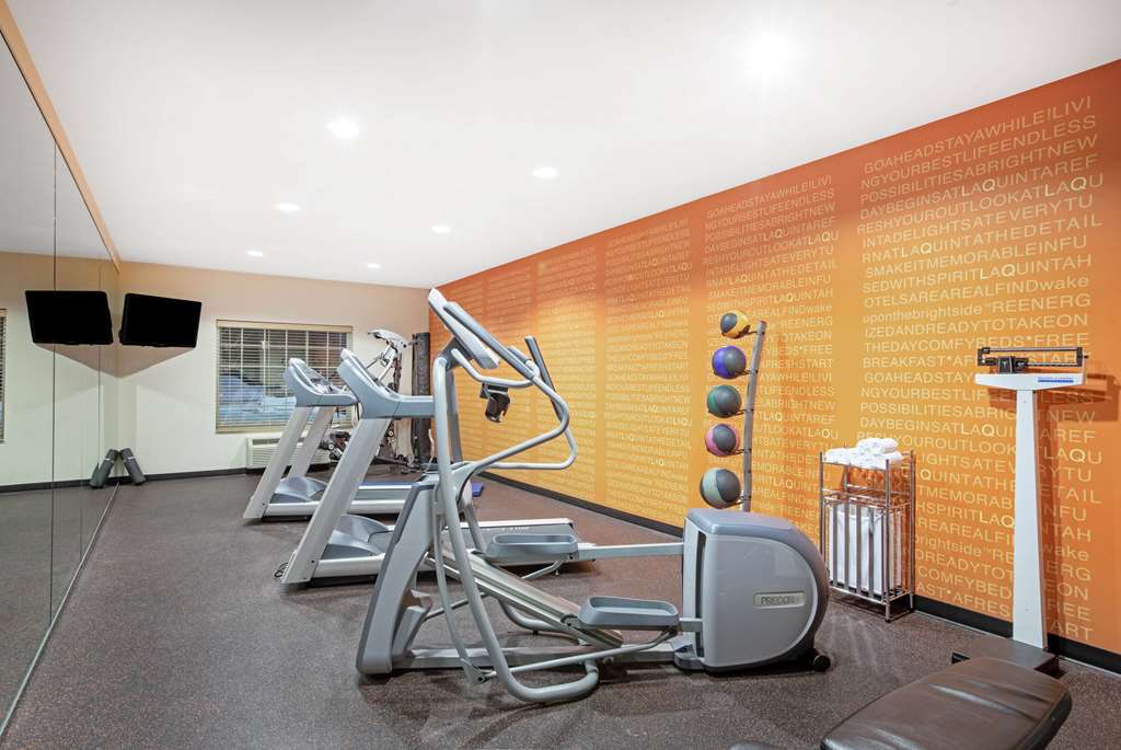 La Quinta Inn & Suites by Wyndham Grand Forks - photo 16