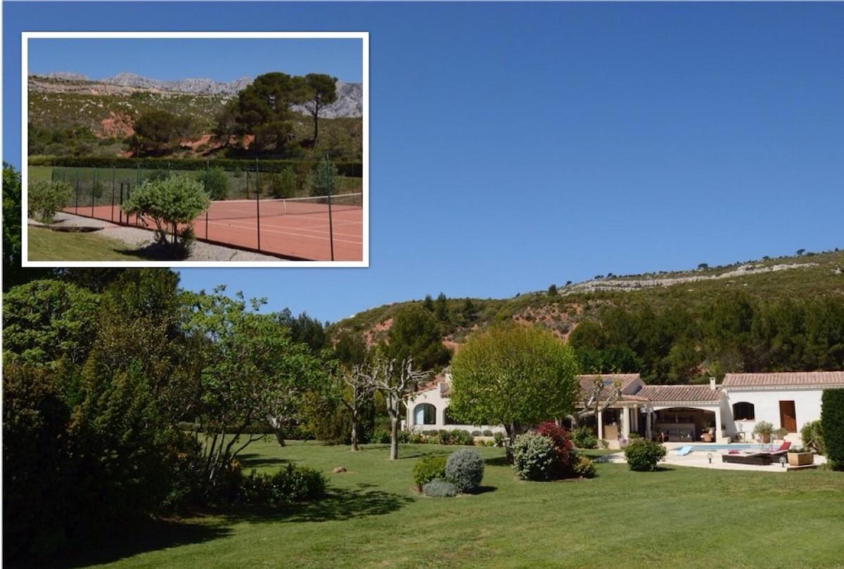 Piscine Et Tennis Prives a Proximite Aix En Provence — hotel in Rousset